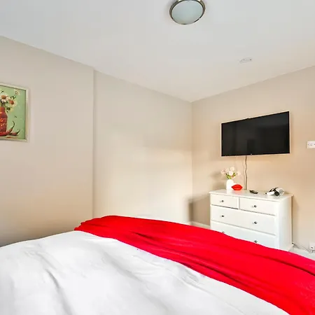 Apartment Spacious Bright 2-3 Bed Flat In Fulham By The Thames *