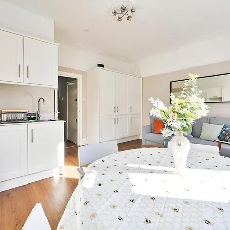 Spacious Bright 2-3 Bed Flat In Fulham By The Thames Apartment London