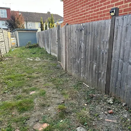 בית הארחה Luxury Ensuite In Crayford Dartford Bexley London With Full Kitchen And Side Garden Alleyway Entrance *