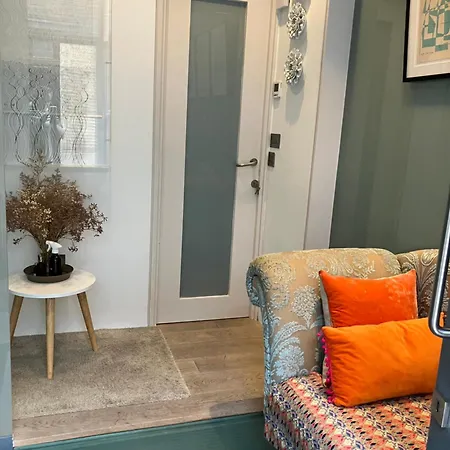 Modern Self-contained Ground And Basement Londres
