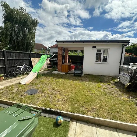 Luxury Ensuite In Crayford Dartford Bexley London With Full Kitchen And Side Garden Alleyway Entrance בית הארחה *