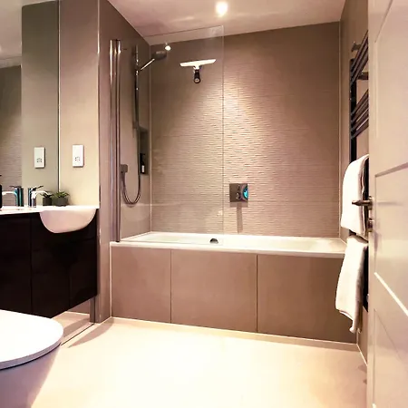 アパート Luxe London Pad With Free Parking ブレントフォード