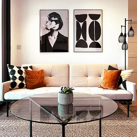 Luxe London Pad With Free Parking アパート
