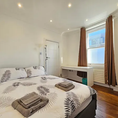 Hub 2 Bedroom In Paddington Apartment London