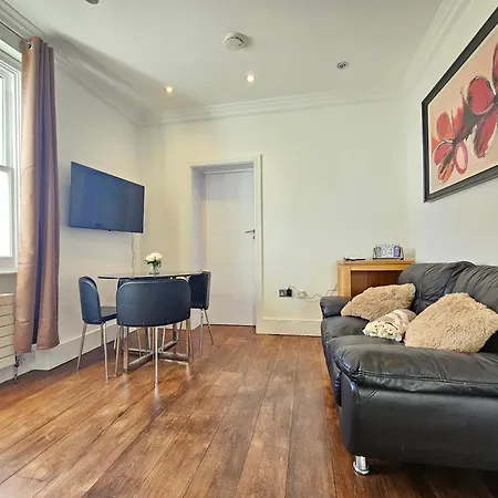 Hub 2 Bedroom In Paddington Apartment