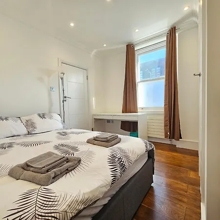 Hub 2 Bedroom In Paddington Apartment London