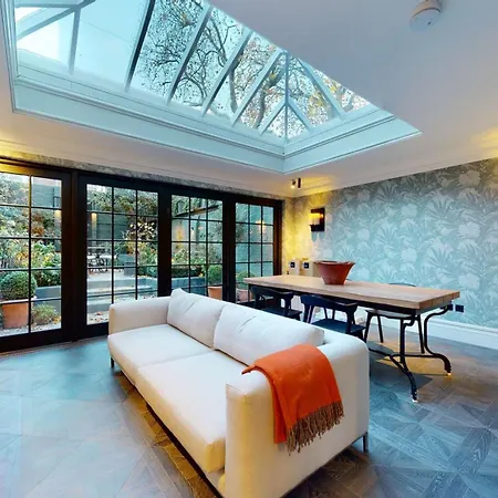 37 Cadogan Place Exquisite Maisonette * London