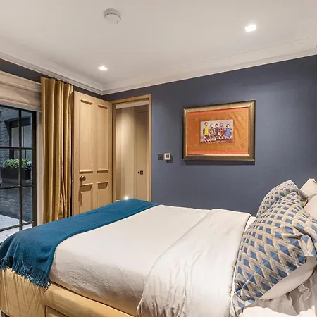 Holiday home 37 Cadogan Place Exquisite Maisonette London