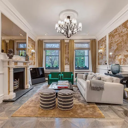 Holiday home 37 Cadogan Place Exquisite Maisonette *