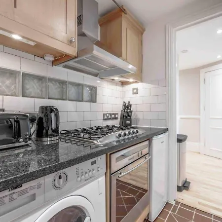 Apartment Cosy 2-bed In Earls Court *