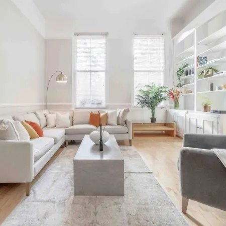 Cosy 2-bed In Earls Court *