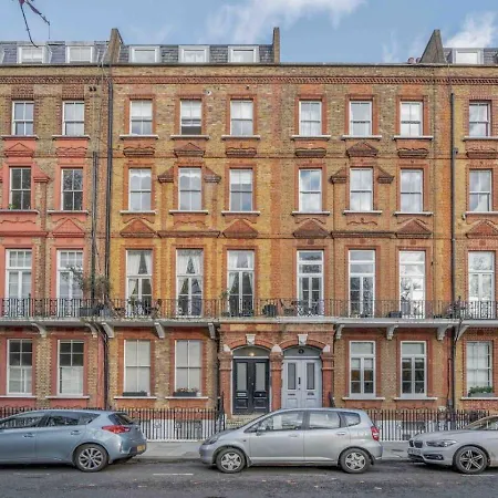 Apartment Cosy 2-bed In Earls Court London