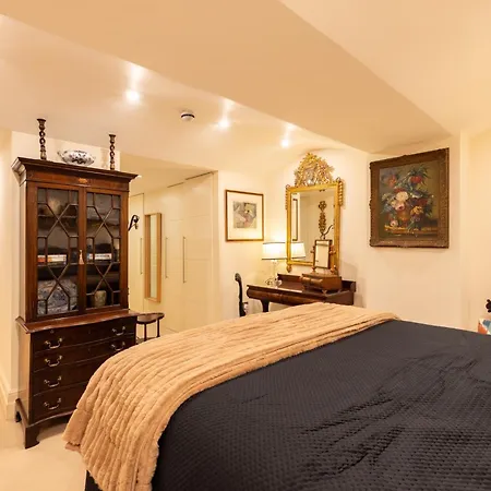 Large 4-bed 8-guests W Patio 1841 House Paddington * 伦敦