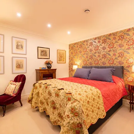 Large 4-bed 8-guests W Patio 1841 House Paddington 公寓 *