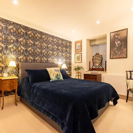 Large 4-bed 8-guests W Patio 1841 House Paddington 公寓