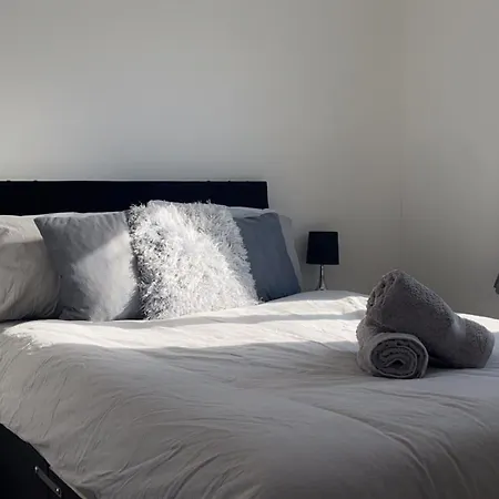 Sleek Sleeps 6 Sunset Views Family Friendly Apartment