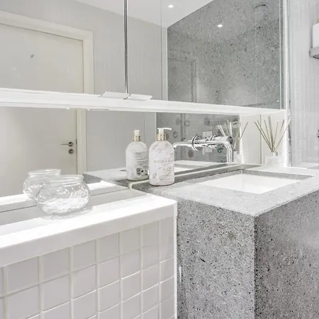 Apartment Trendy 3-bed, 2-bath - O2 Escape - Your Ideal *