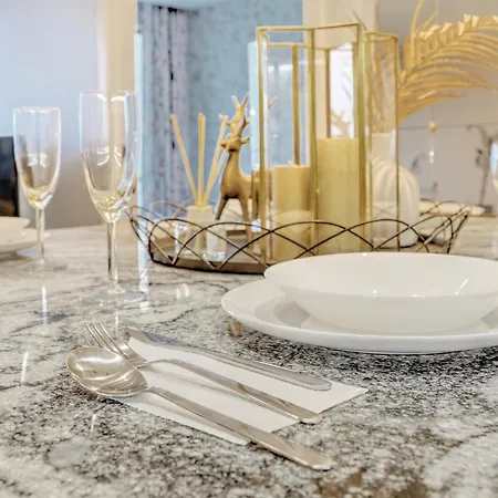 Apartment Trendy 3-bed, 2-bath - O2 Escape - Your Ideal London