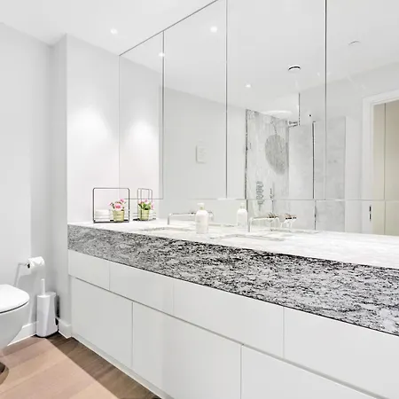 Apartment Trendy 3-bed, 2-bath - O2 Escape - Your Ideal London