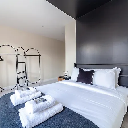Peaceful 5br House With Garden & Terrace, Se Apartment