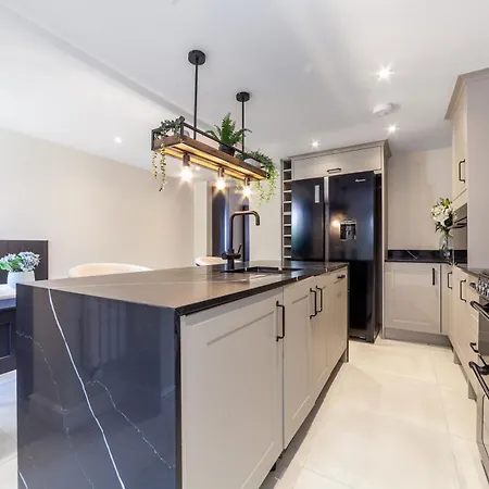 Peaceful 5br House With Garden & Terrace, Se Apartment London