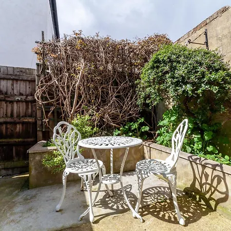 Peaceful 5br House With Garden & Terrace, Se * London