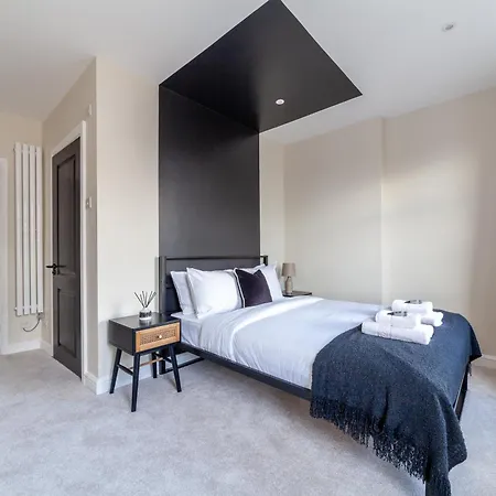 Peaceful 5br House With Garden & Terrace, Se Apartment