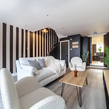 Apartment Peaceful 5br House With Garden & Terrace, Se *