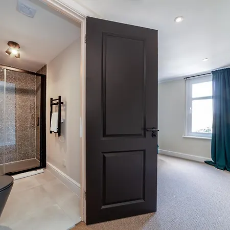 Peaceful 5br House With Garden & Terrace, Se London