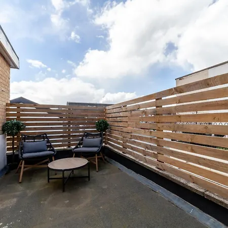 Peaceful 5br House With Garden & Terrace, Se