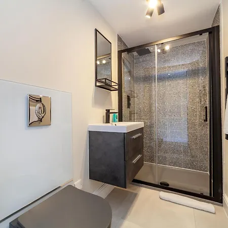 Apartment Peaceful 5br House With Garden & Terrace, Se *