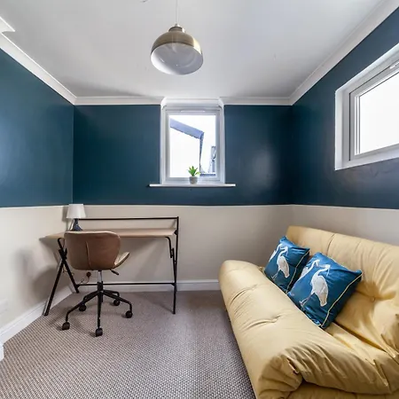 Peaceful 5br House With Garden & Terrace, Se *