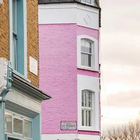 The Urban Minimalist- Notting Hill 2 Bed