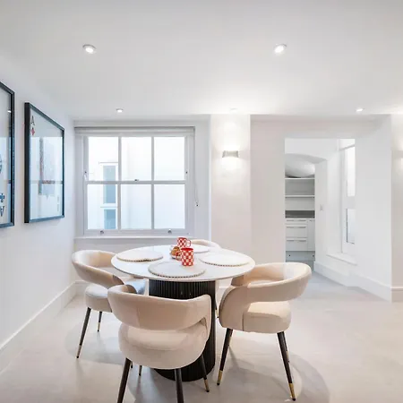 The Urban Minimalist- Notting Hill 2 Bed Lejlighed *