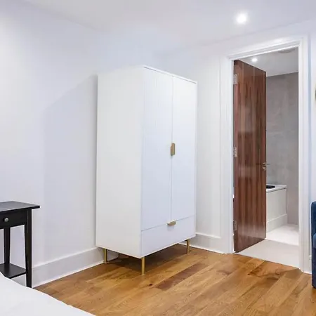 The Urban Minimalist- Notting Hill 2 Bed Lejlighed *