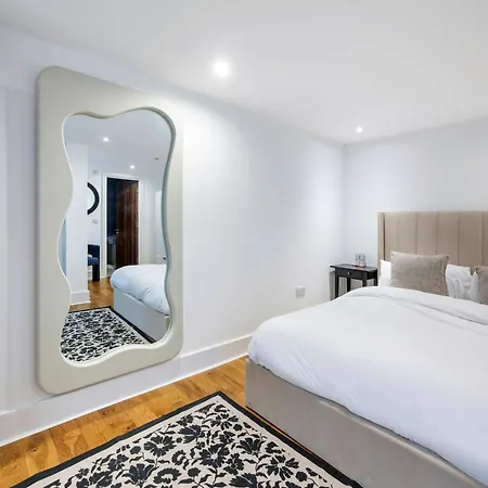 The Urban Minimalist- Notting Hill 2 Bed Lejlighed