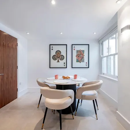 The Urban Minimalist- Notting Hill 2 Bed