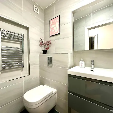 Apartment Deluxe Entire Flat In Centre *