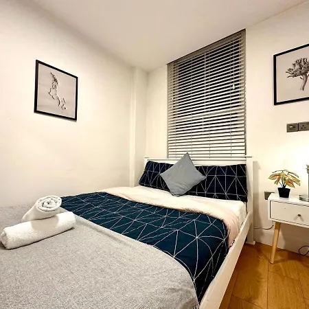 Deluxe Entire Flat In Centre London