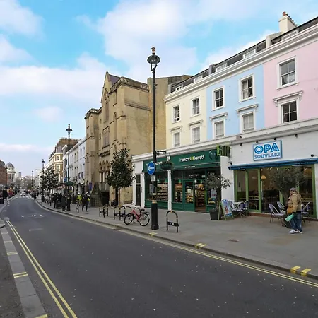 Penzion Queensway Hyde Park Flat By Dc *