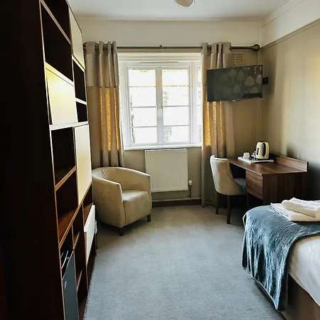 Vincent House 3*