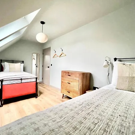 Stadium Area Maisonette, By Edens Apartment Wembley