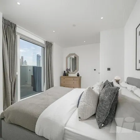 Apartment Tower Retreat - Modern 2 Bedroom *