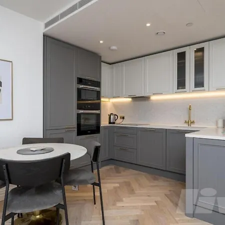 Tower Retreat - Modern 2 Bedroom London