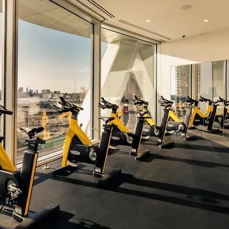 Canary Wharf - Newfoundland Luxury * London