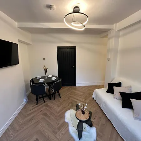 2 Bedroom Flat By Bridge & The Shard Лондон