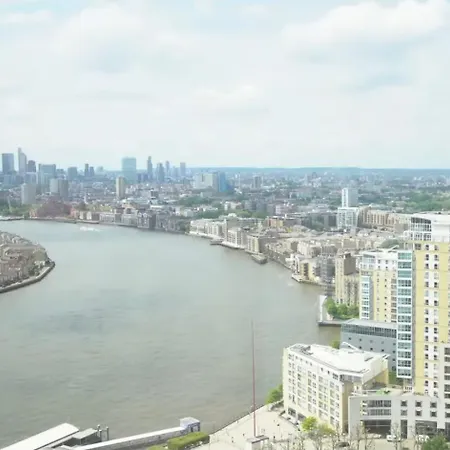 Canary Wharf - Newfoundland Luxury London