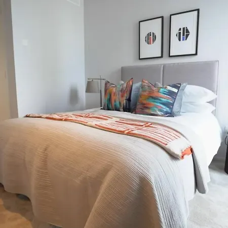 Canary Wharf - Newfoundland Luxury Apartment London