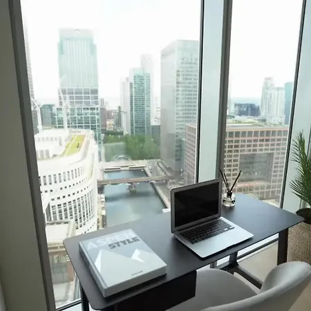 Canary Wharf - Newfoundland Luxury