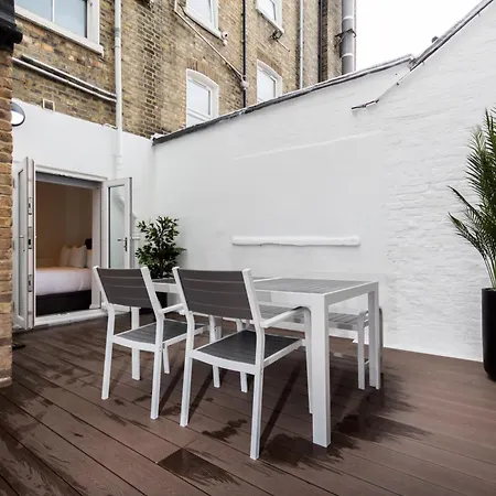 Amazing 1bdr With Private Decked Garden, Fast Wifi